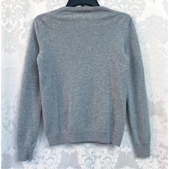 Uniqlo Women’s Light Gray 100% Cashmere Crew Neck Long Sleeve Sweater Size S GUC - Picture 3 of 7